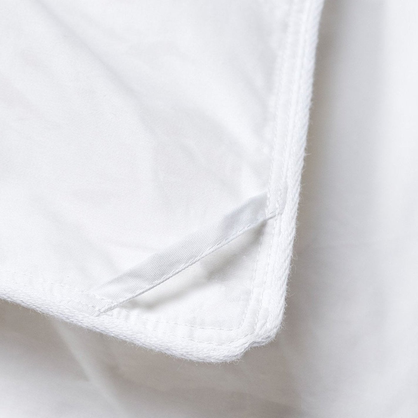 Down Alternative White Comforter
