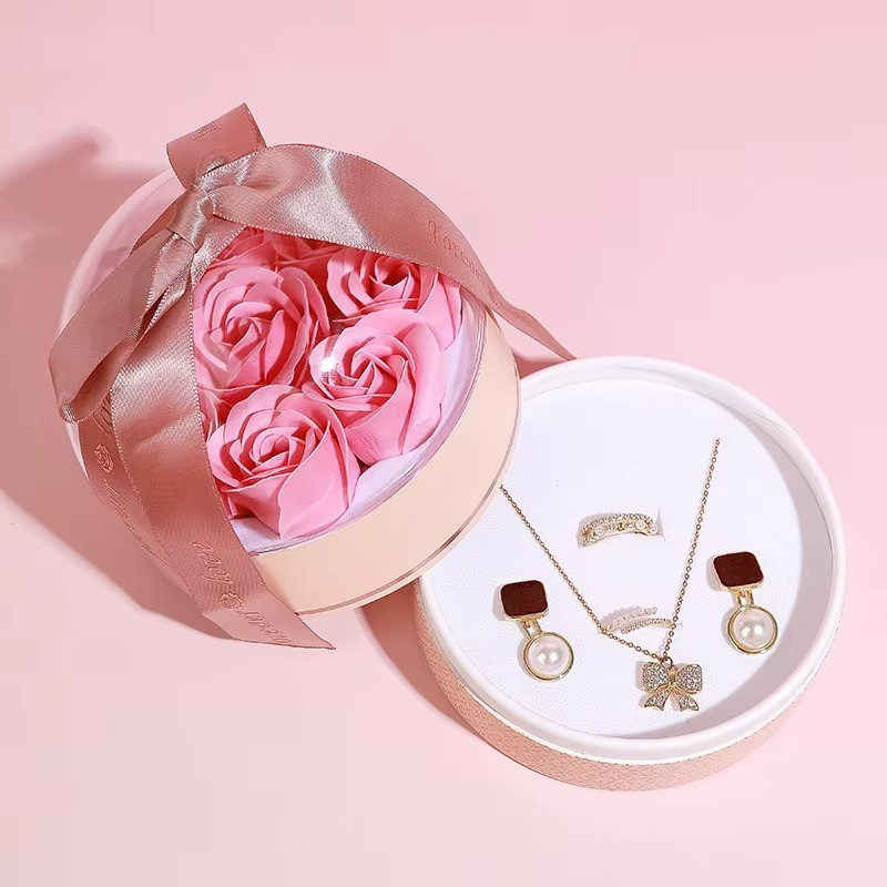 Mom Pendant Necklace With Rose Flower Gift Box Jewelry Set