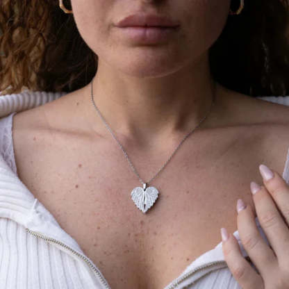 Personalized Angel Wings Necklace With Cordate Pendant-Personalized Jewels