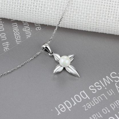 Cross Patterned Silver Pearl Pendant Necklace - Personalized Jewel