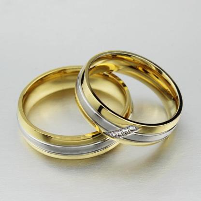 Stainless Steel Fashionable Couple Ring with Gold Color, Perfect Jewelry Gift for Both Men & Women - Personalized Jewel