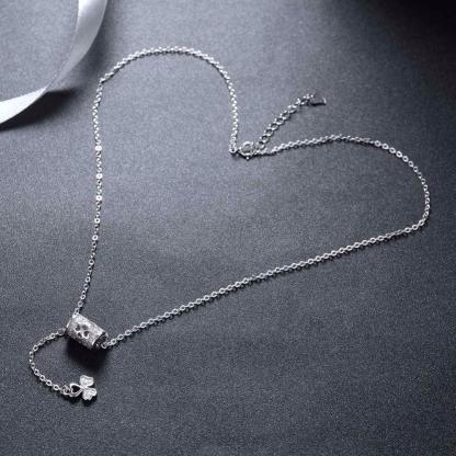 Sterling Silver Flower Pattern Party Necklaces for Women - Perfect Fashionable Jewelry for Trendsetters - Personalized Jewel