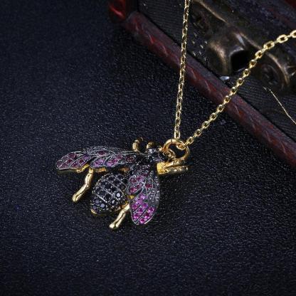 Women Fashion Gold Color Copper Necklace with Bee Shaped Pendant, Trendy Jewelry for Girls - Personalized Jewel