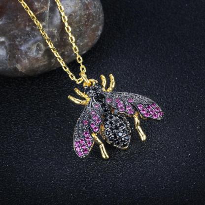 Women Fashion Gold Color Copper Necklace with Bee Shaped Pendant, Trendy Jewelry for Girls - Personalized Jewel