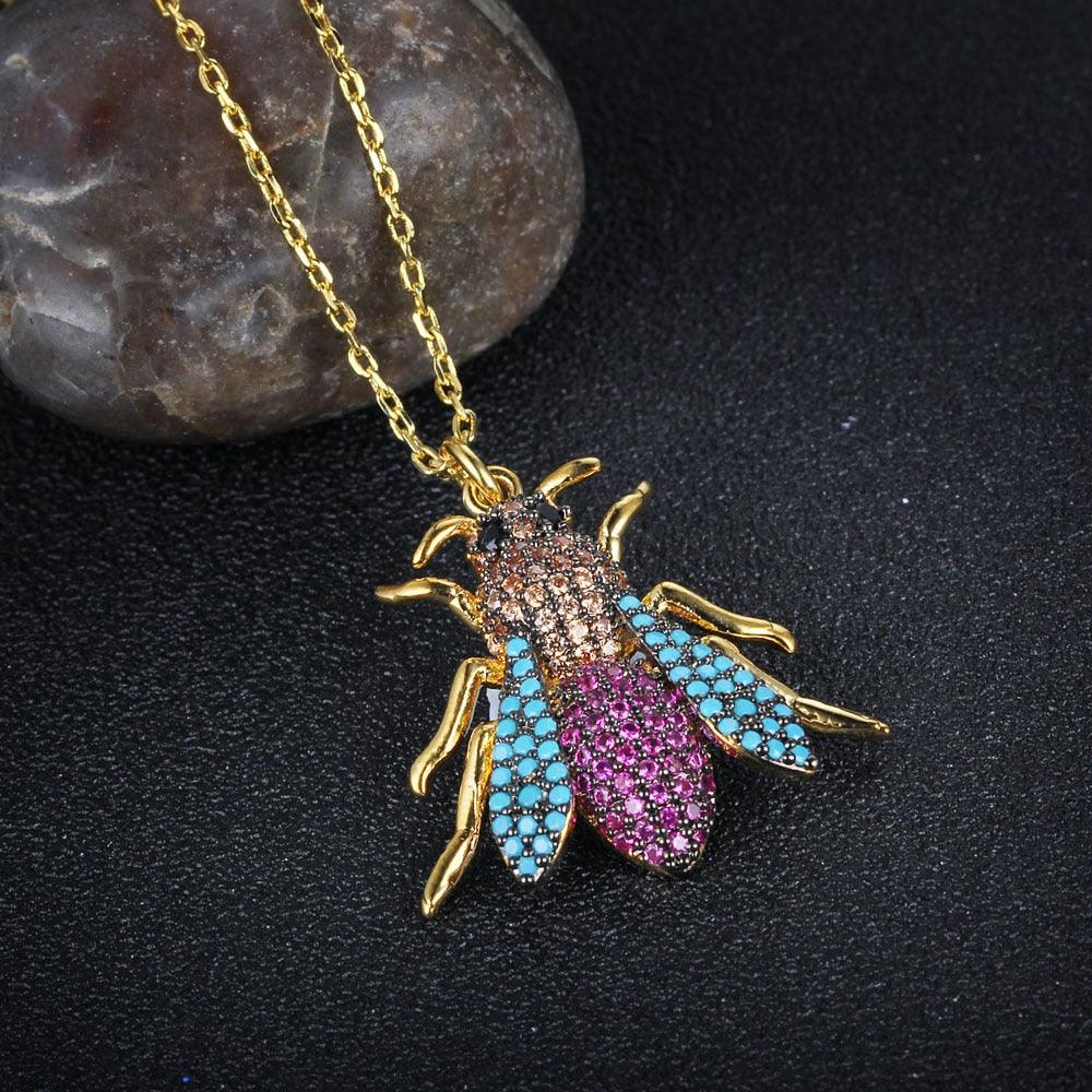 Women’s Crystal Bee Insect Pendant Necklace, Trendy Fashion Jewelry - Personalized Jewel