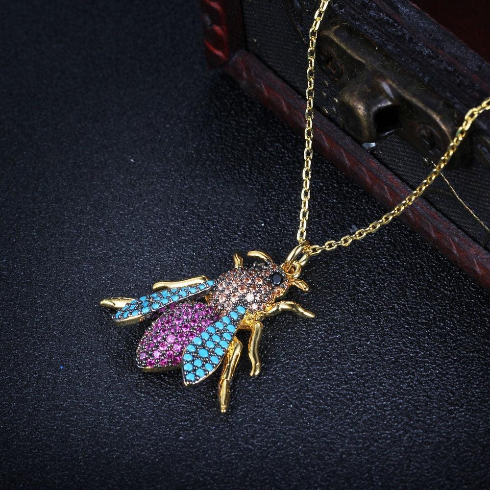 Women’s Crystal Bee Insect Pendant Necklace, Trendy Fashion Jewelry - Personalized Jewel