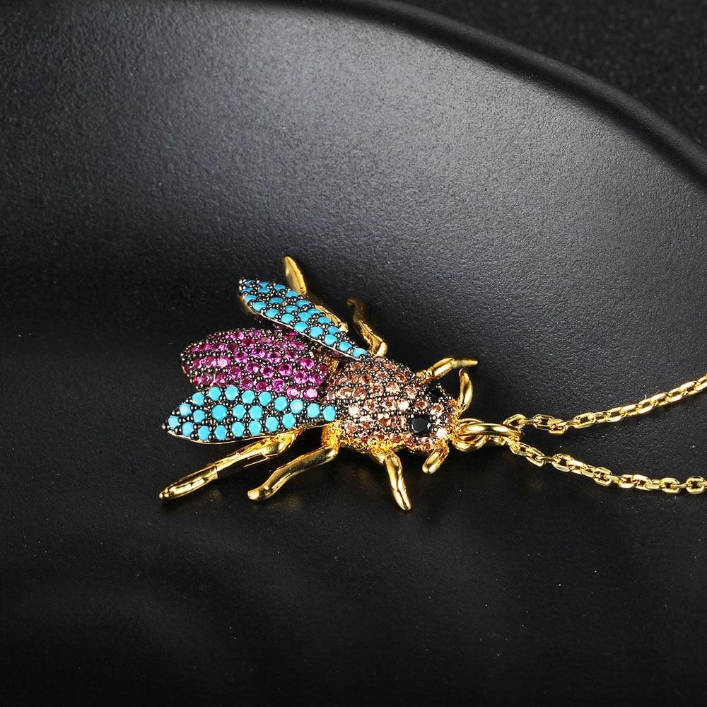 Women’s Crystal Bee Insect Pendant Necklace, Trendy Fashion Jewelry - Personalized Jewel