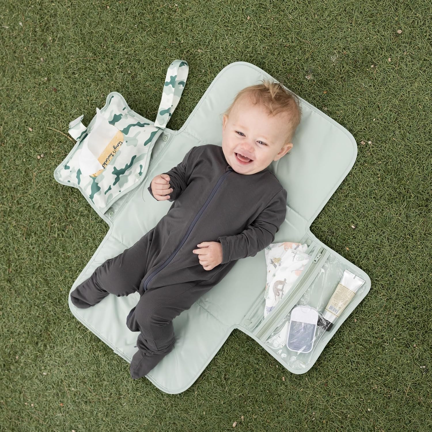 Portable Waterproof Diaper Changing Pad With Wipes Pocket For Travel