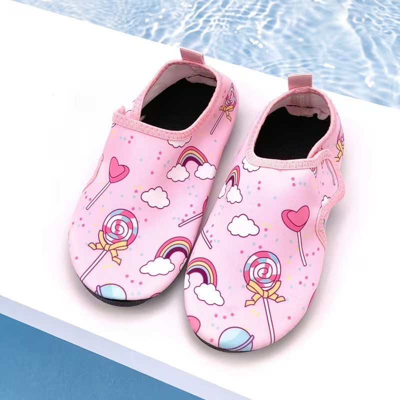 Cartoon Print Water Shoes For Kids With Hook And Loop Closure