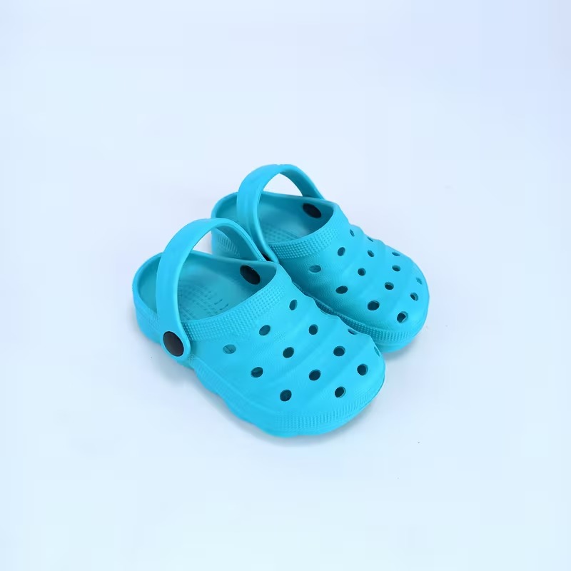 Casual Hollow Design Clogs For Kids Beach And Pool Use