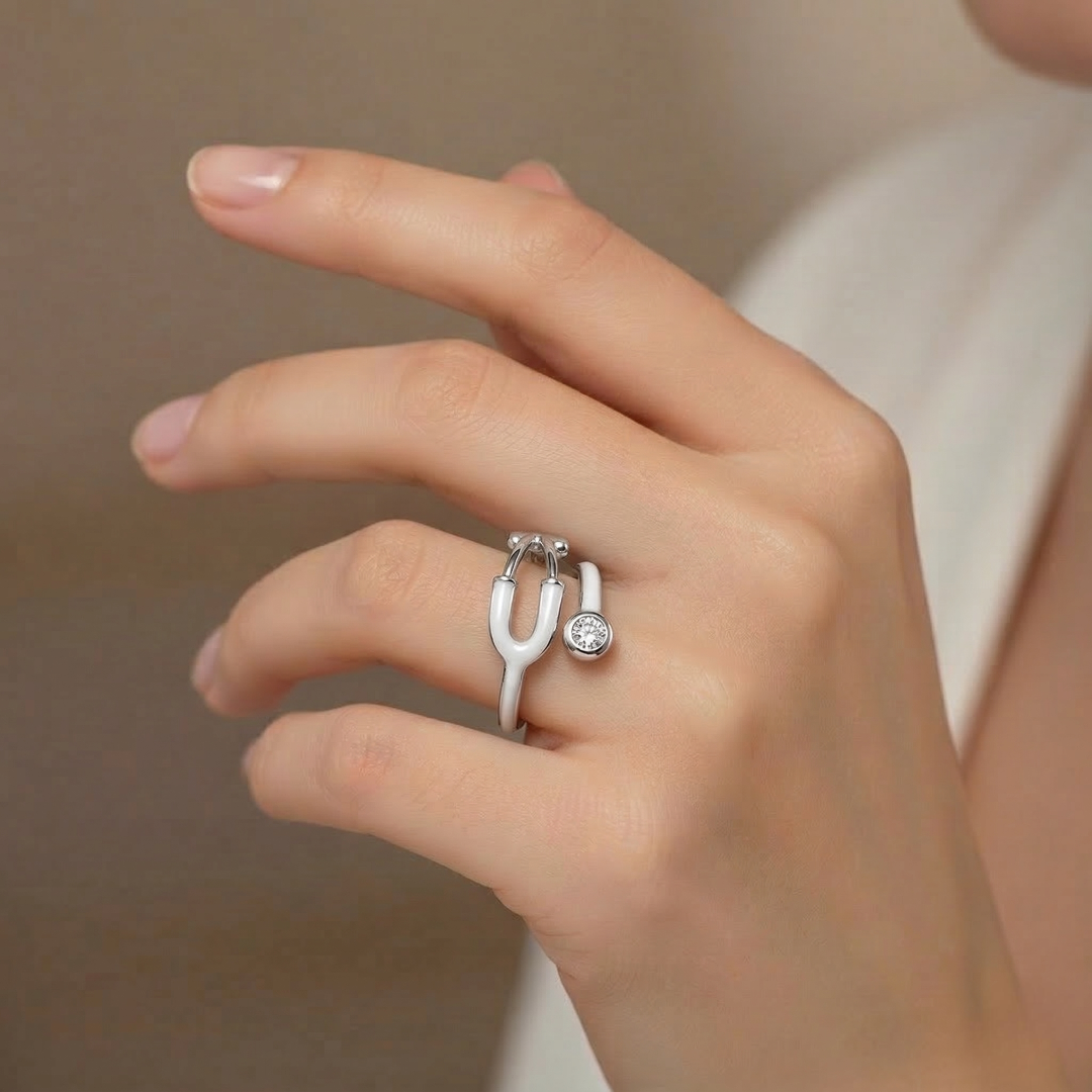 Curved Enamel Band Jewelry Ring With Stone