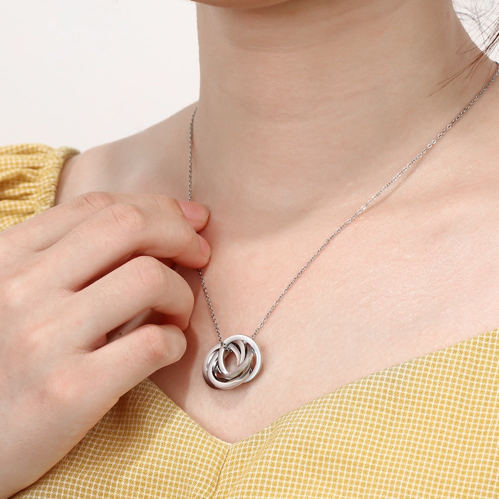 Personalized Intertwined Circles Engraved Necklace Customized 5 Family Names Stainless Steel Pendants for Women Girls-Florence Scovel