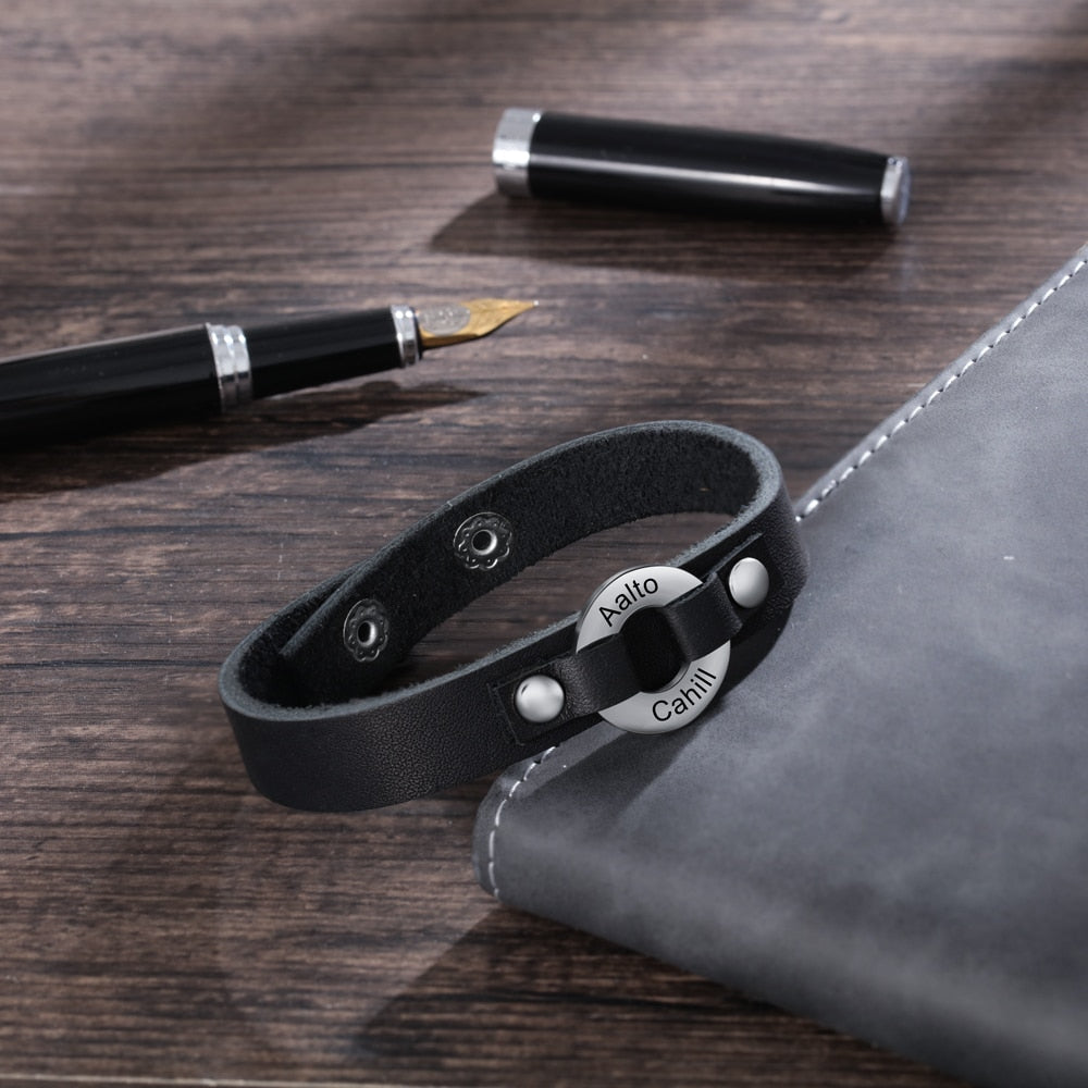 Personalized Engraving Name Circle Bracelets for Men Vintage Customized Black Leather Men Bracelet Gift for Father / Boyfriend-Florence Scovel