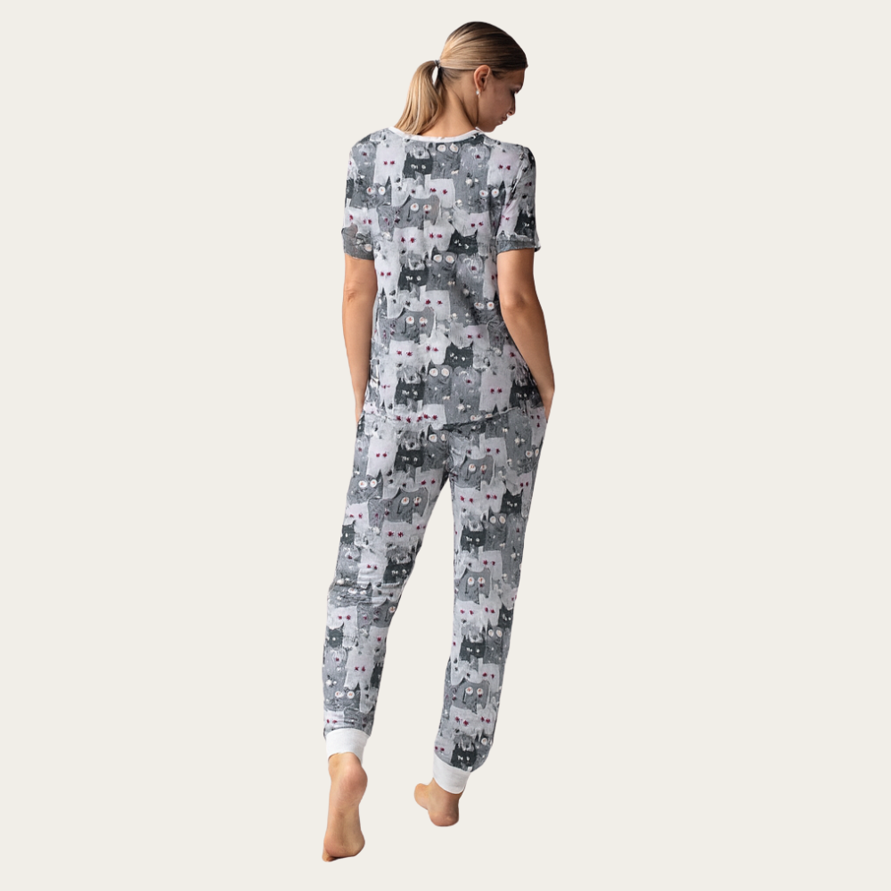 Women 2 Piece Pajama Set With Short Sleeve Lounge Top And Jogger Pants