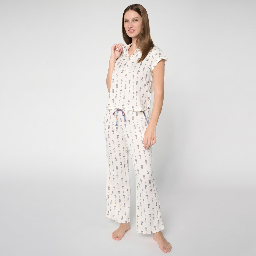 2 Piece Floral Pajama Set With Short Sleeve Top And Lounge Pants For Women