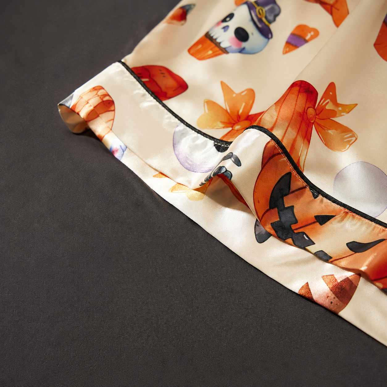 2 Piece Halloween Cartoon Print Shirt And Short Set For Women