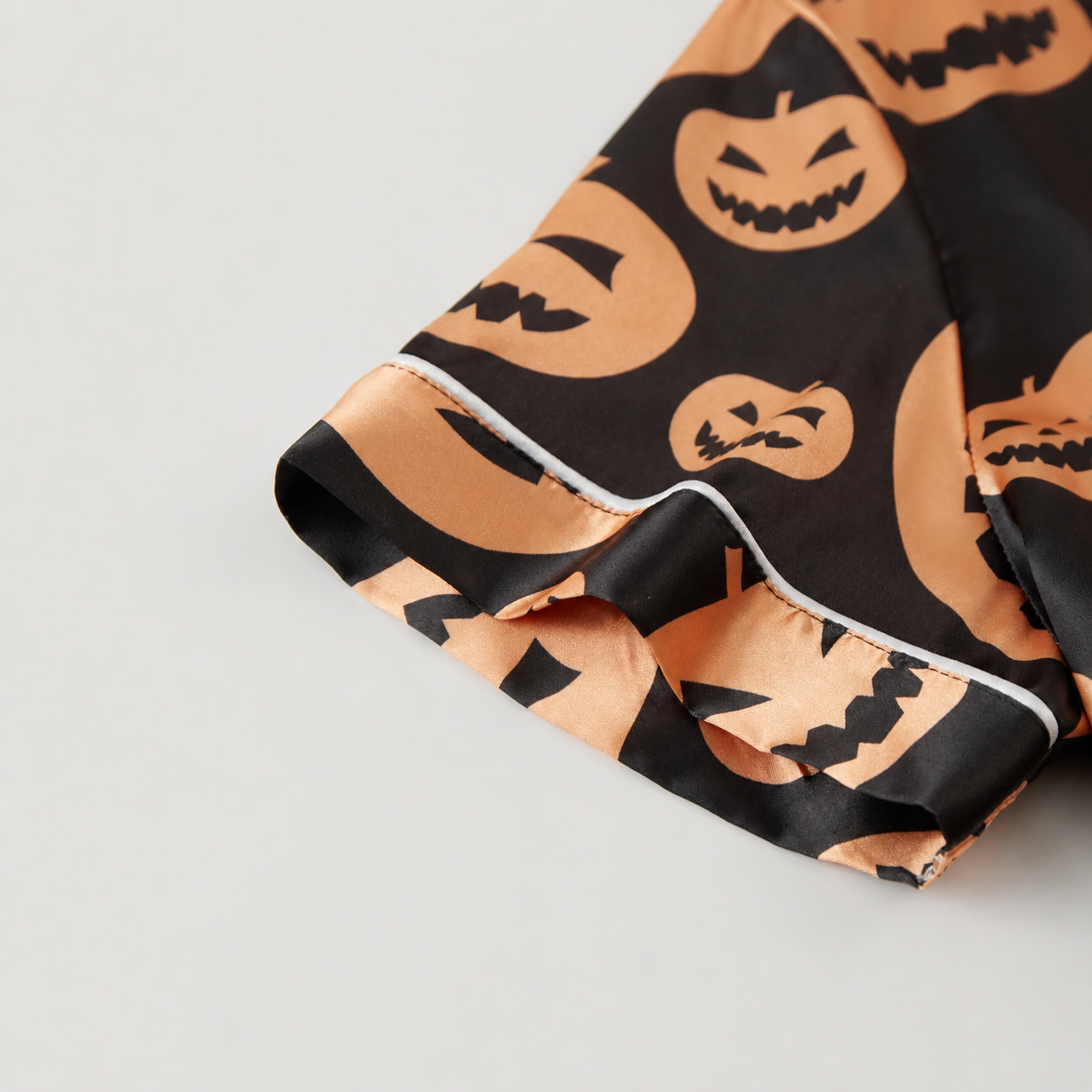 2 Piece Halloween Cartoon Print Shirt And Short Set For Women