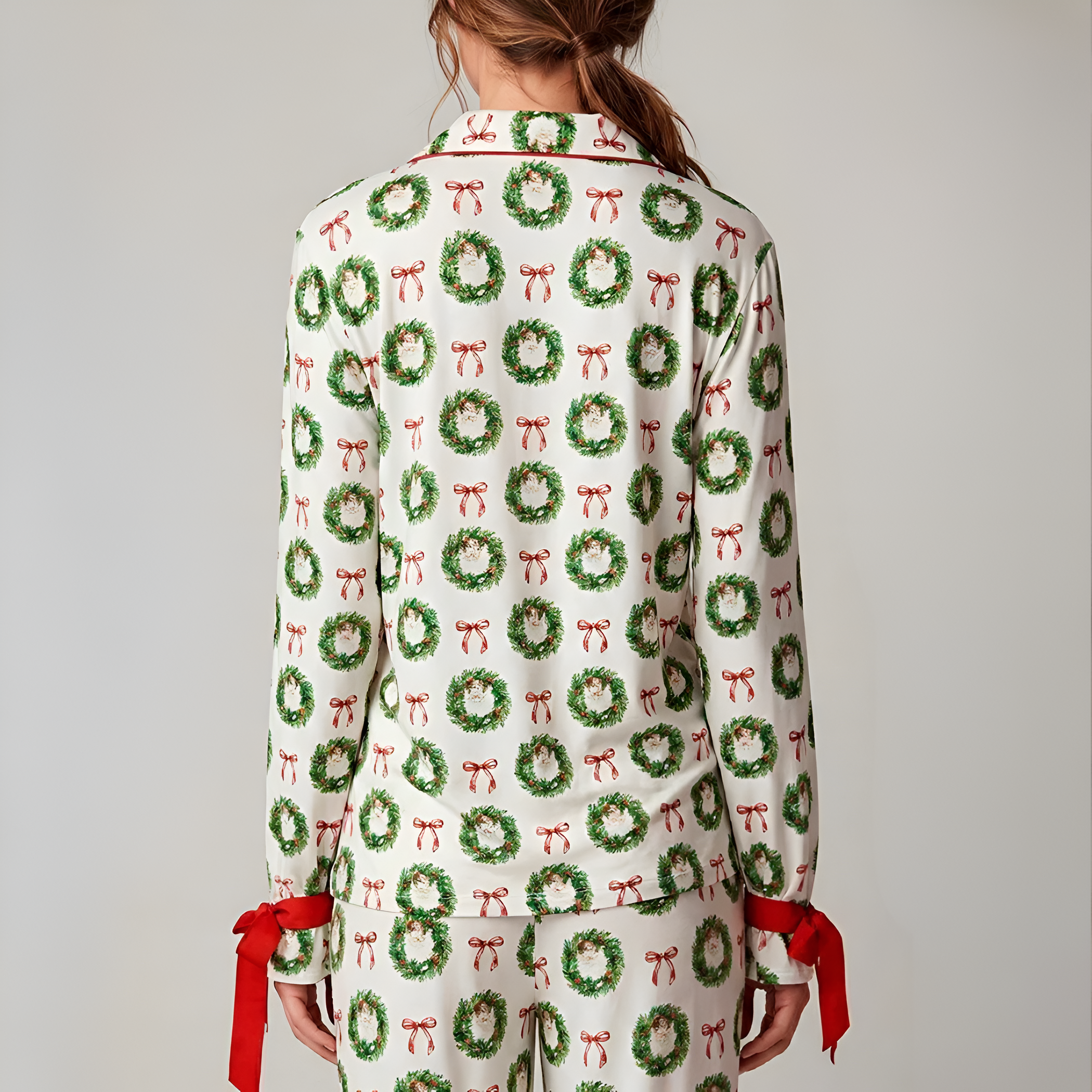 Long Sleeve Women Holiday Wreath Print Pajama Set
