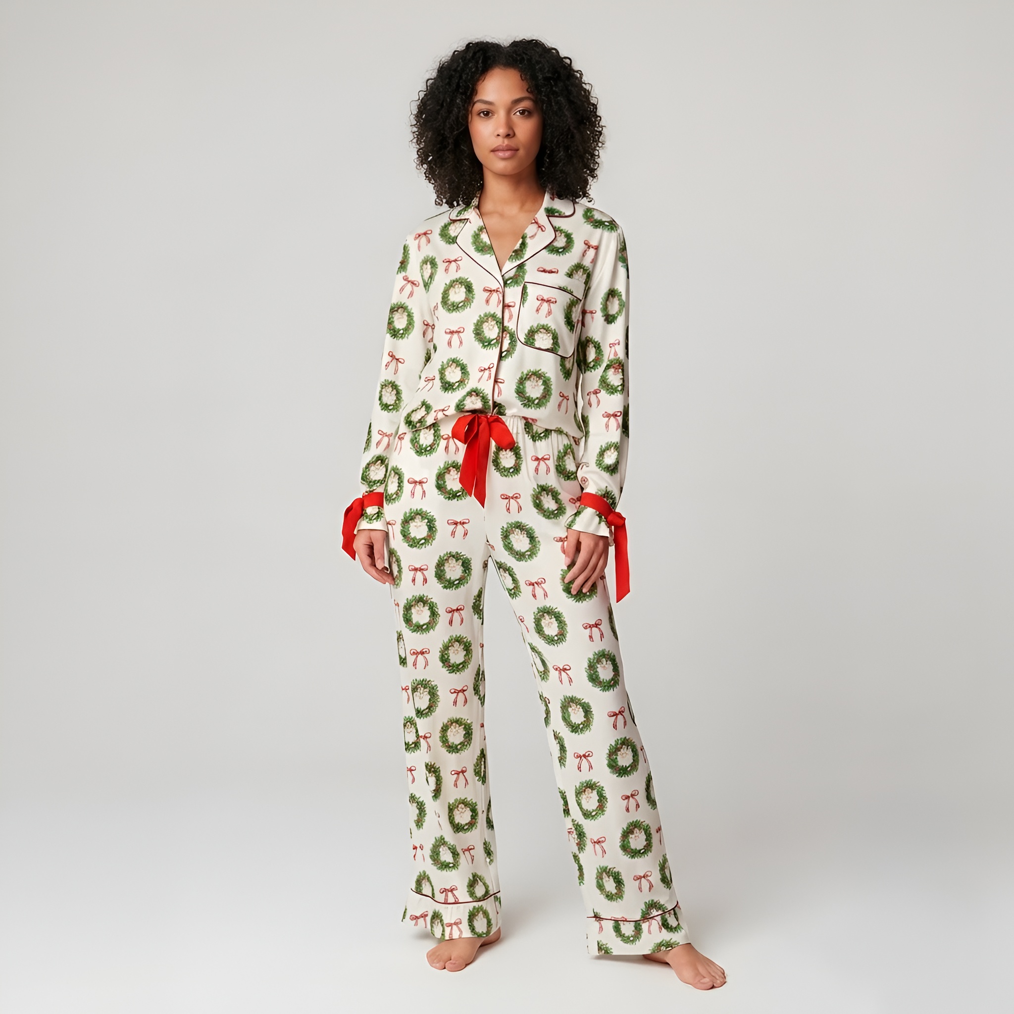 Long Sleeve Women Holiday Wreath Print Pajama Set