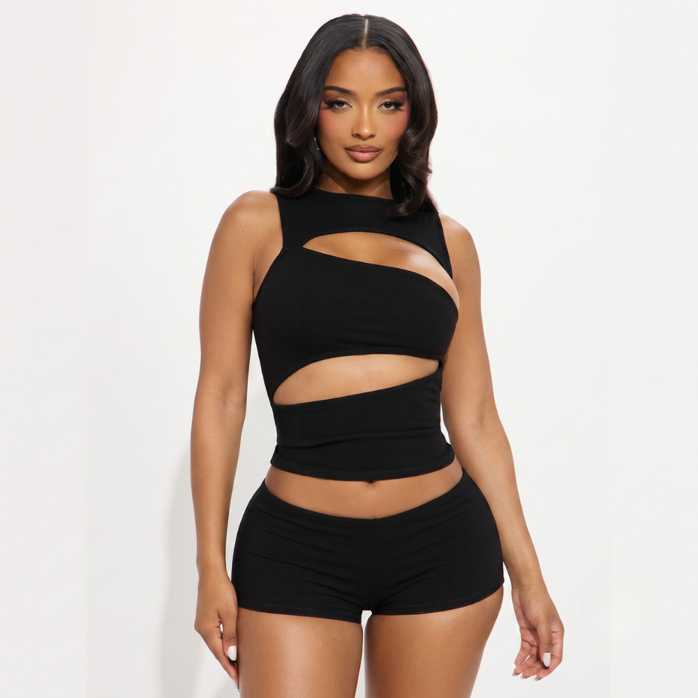 2 Pieces Sleeveless Halter Top And Shorts Set For Women