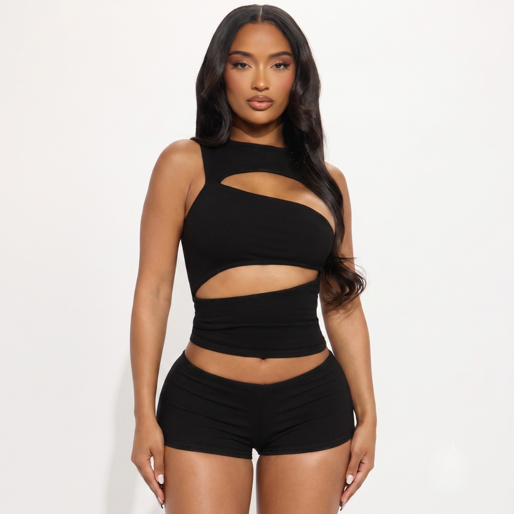 2 Pieces Sleeveless Halter Top And Shorts Set For Women