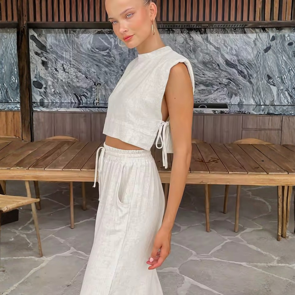 Sleeveless Crop Top And High Rise Pants Matching 2 Piece Set For Women