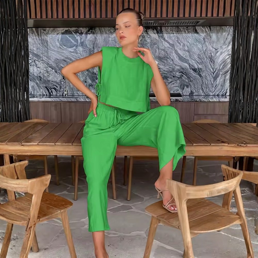 Sleeveless Crop Top And High Rise Pants Matching 2 Piece Set For Women