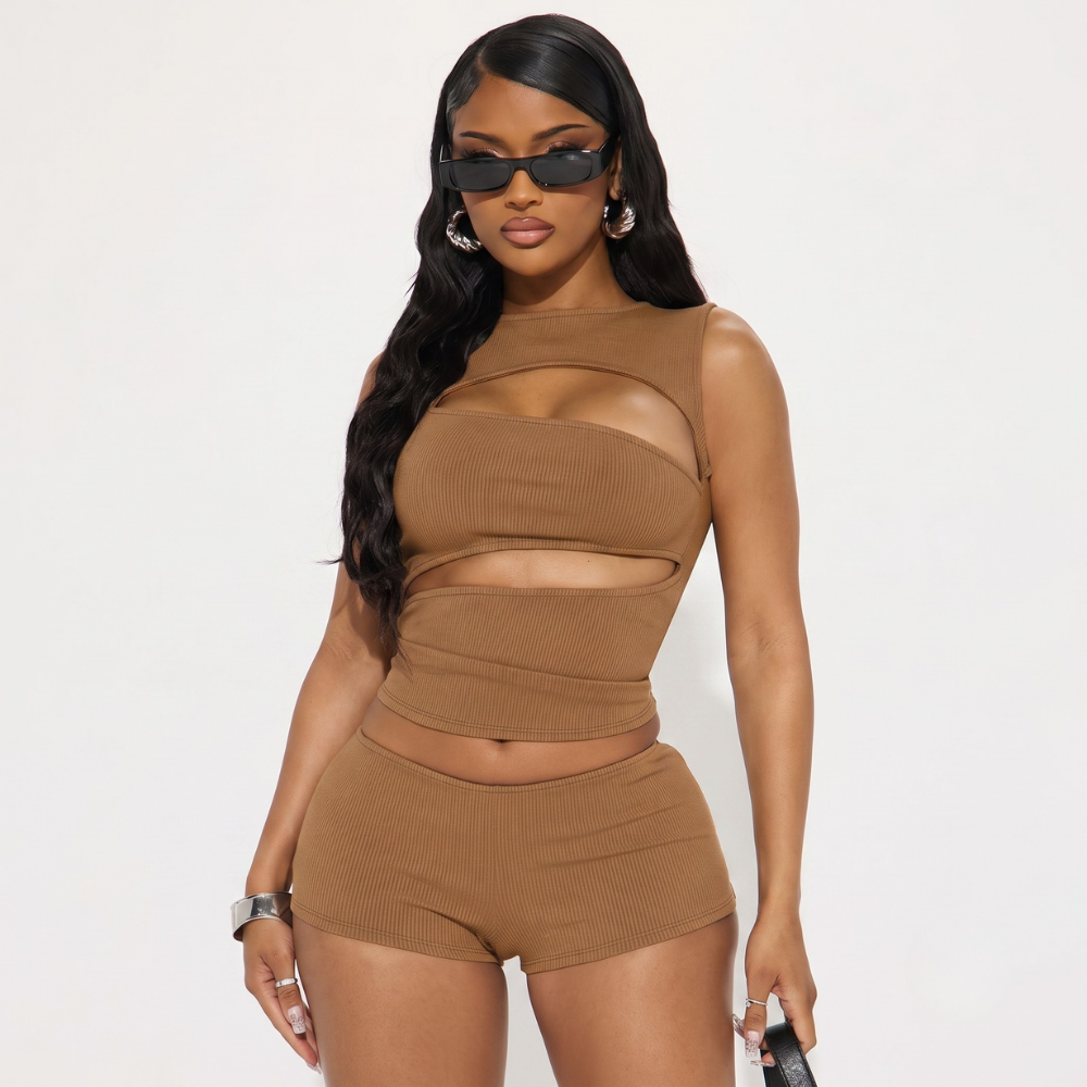 2 Pieces Sleeveless Halter Top And Shorts Set For Women