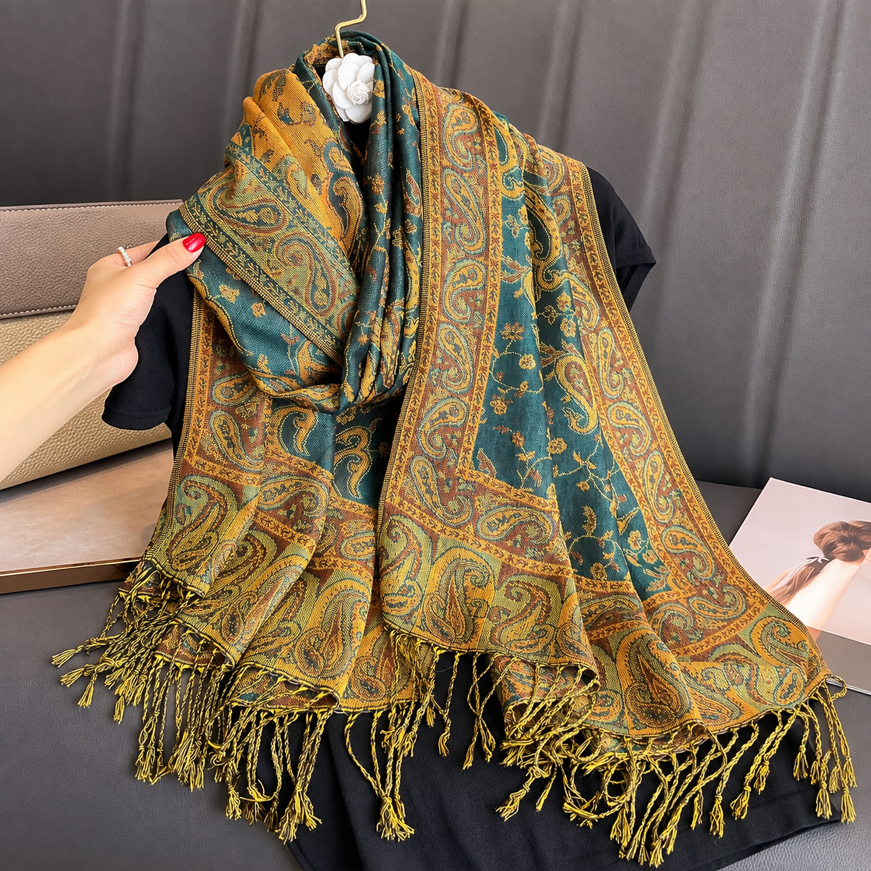 Fashionable Paisley Pattern Print Jacquard Shawl For Women