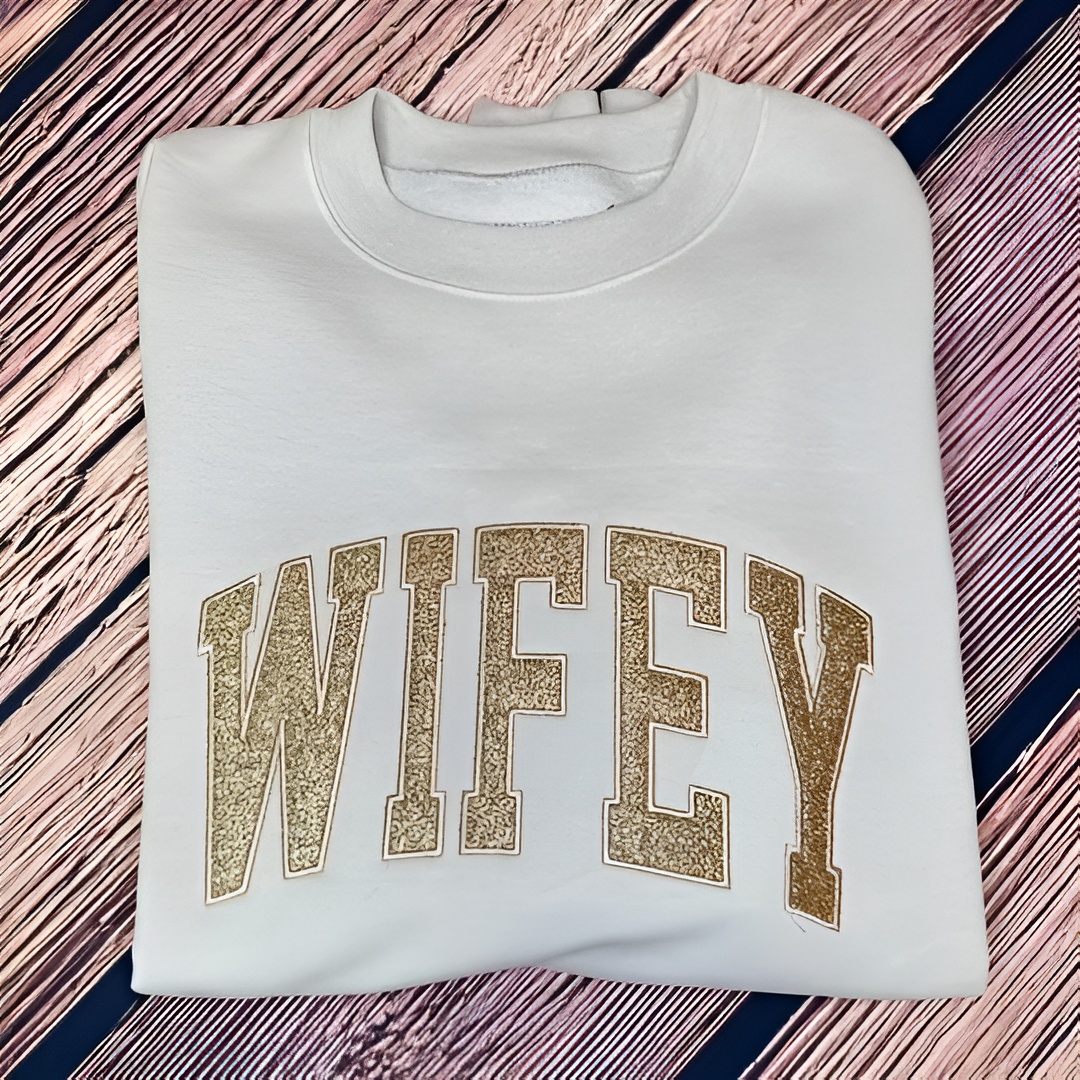 Personalized MAMA Sweatshirt With Glitter Print And Name Detail