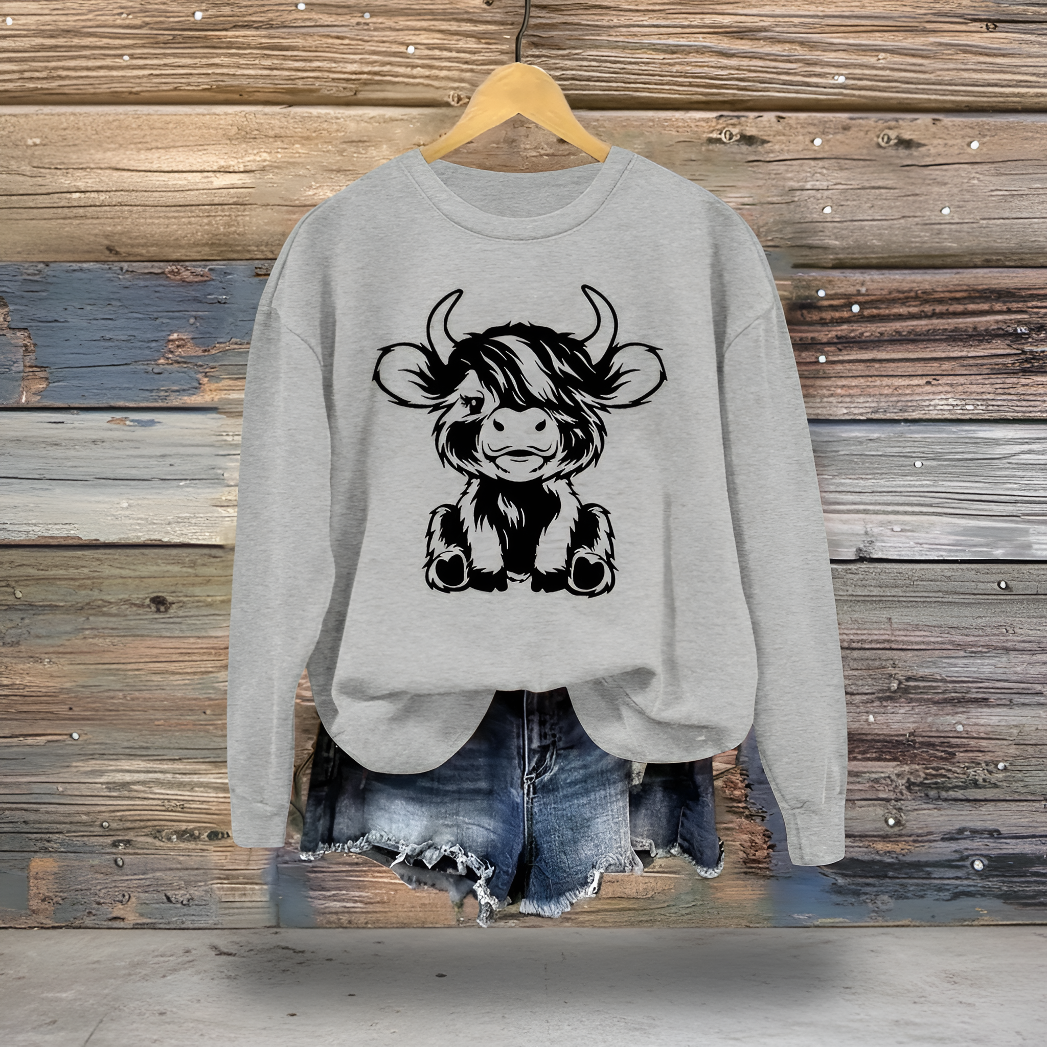 Plus Size Casual Highland Cow Graphic Print Sweatshirt