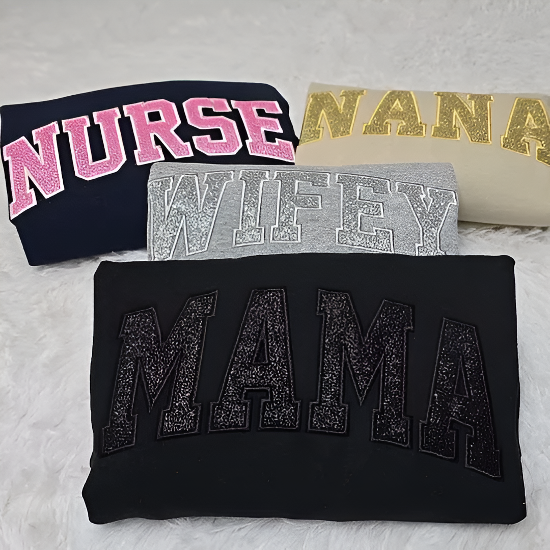 Personalized MAMA Sweatshirt With Glitter Print And Name Detail