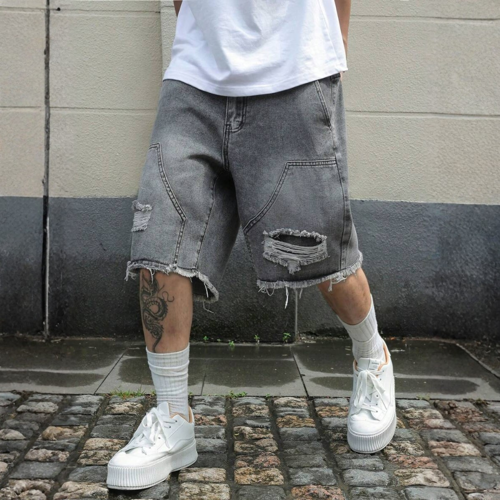 Plain And Frayed Edge Pocket Ripped Fashionable Denim Shorts For Mens
