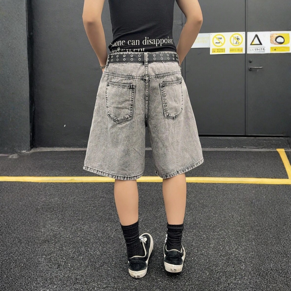 Plain And Frayed Edge Pocket Ripped Fashionable Denim Shorts For Mens