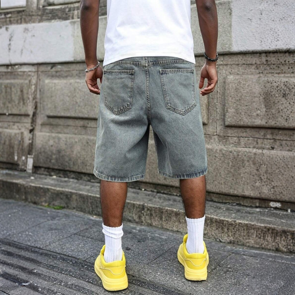 Plain And Frayed Edge Pocket Ripped Fashionable Denim Shorts For Mens