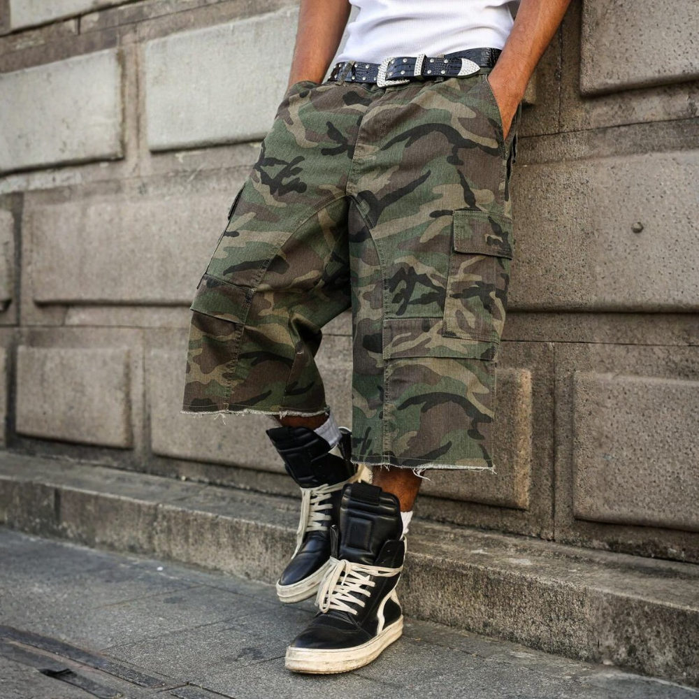 Street Rush And Casual Cargo Pockets Camouflage Frayed Hem For Men