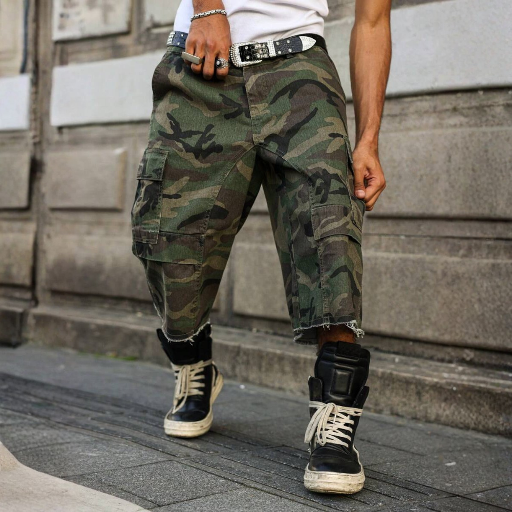 Street Rush And Casual Cargo Pockets Camouflage Frayed Hem For Men