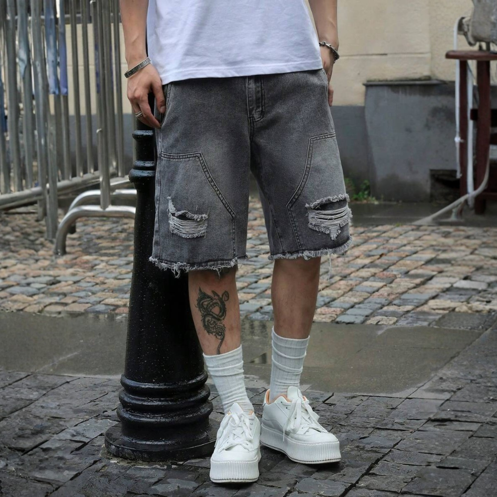 Plain And Frayed Edge Pocket Ripped Fashionable Denim Shorts For Mens