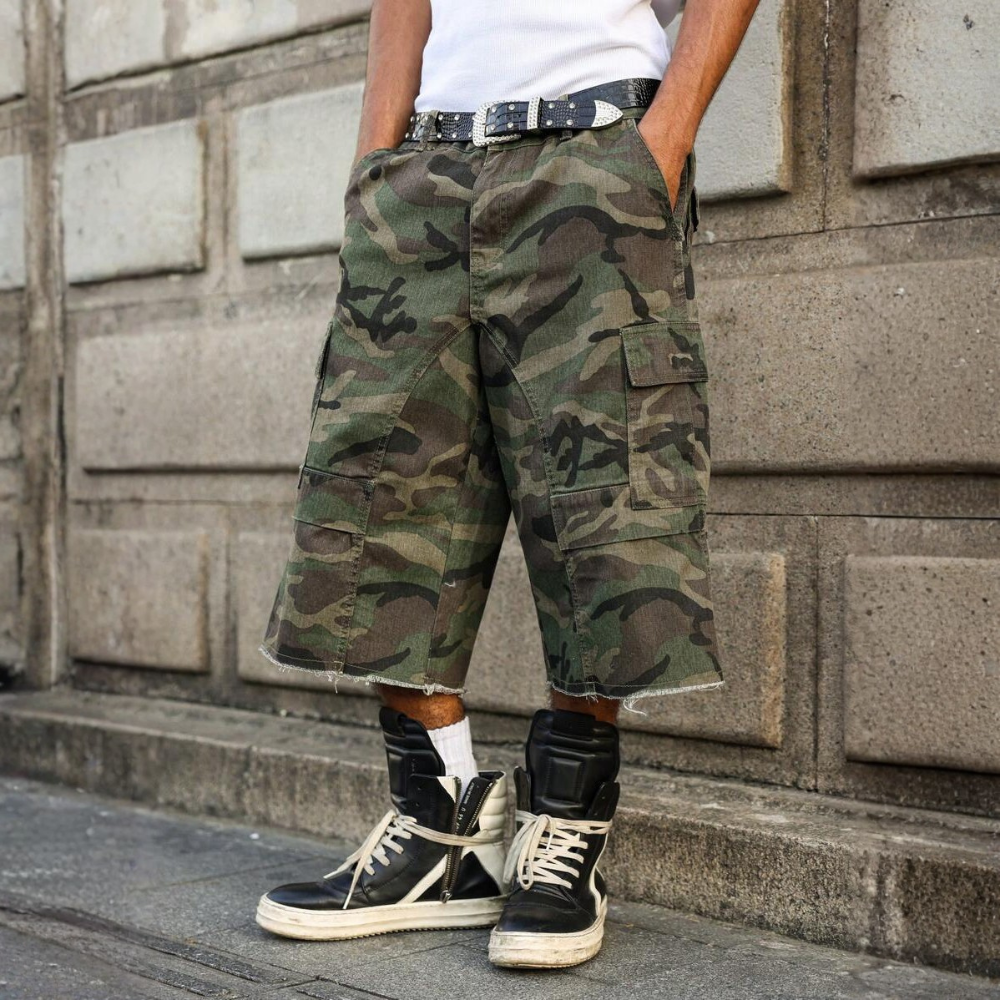 Street Rush And Casual Cargo Pockets Camouflage Frayed Hem For Men