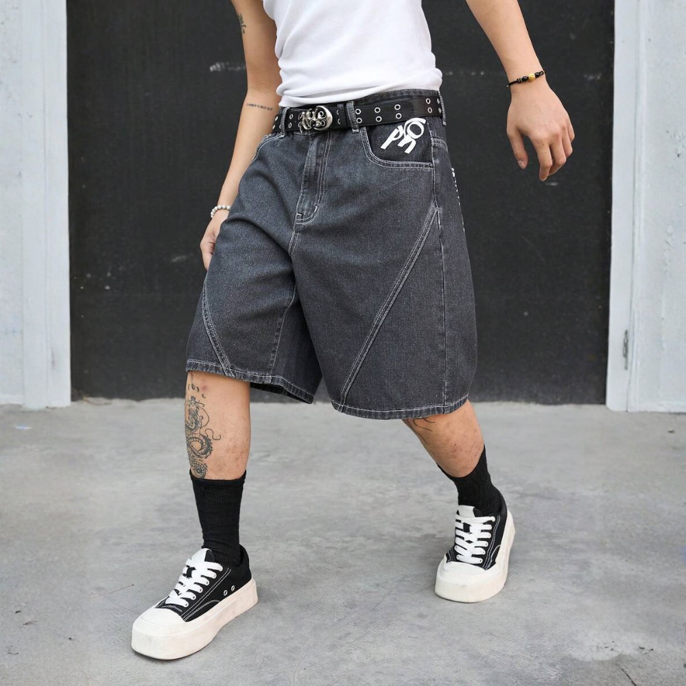 Plain And Frayed Edge Pocket Ripped Fashionable Denim Shorts For Mens