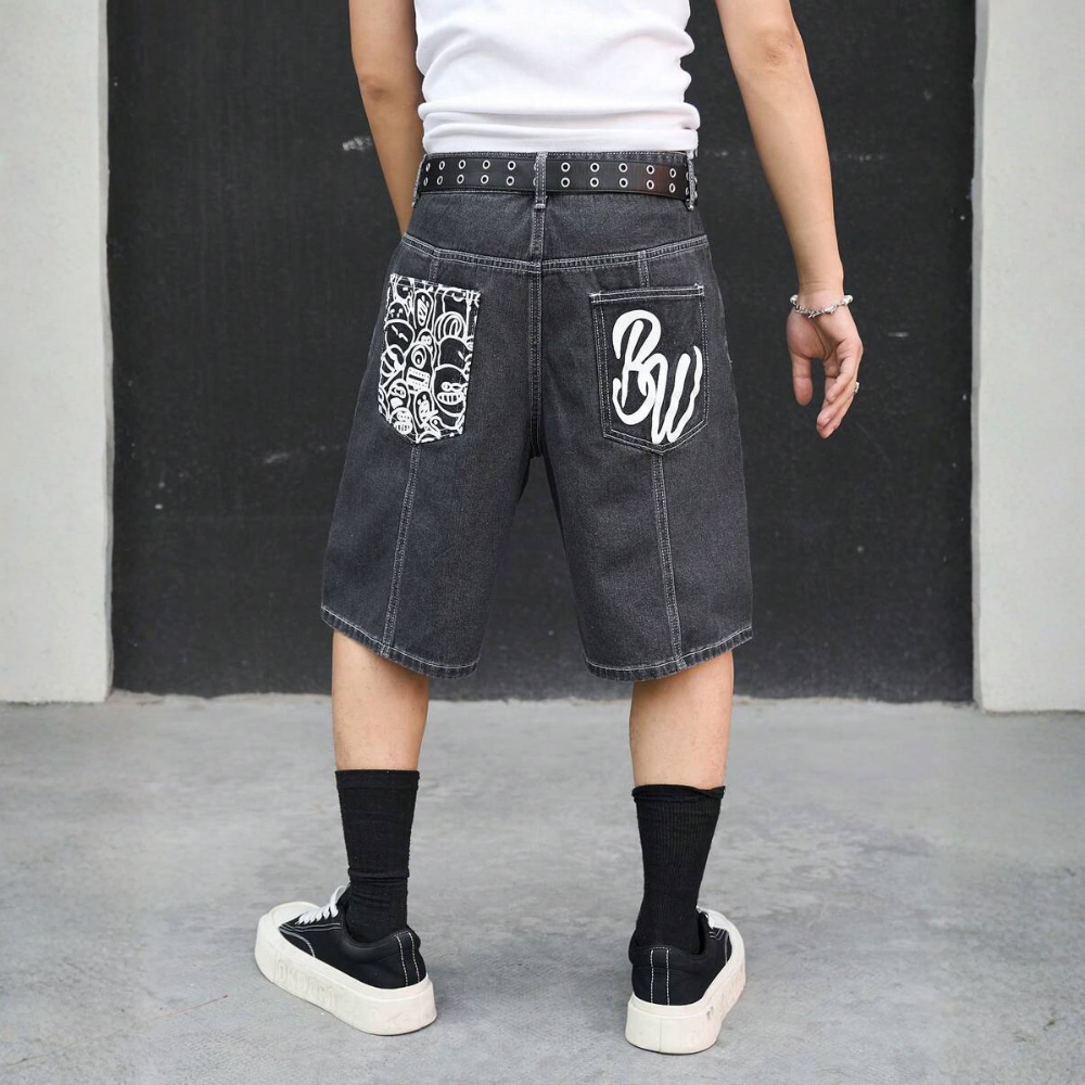 Plain And Frayed Edge Pocket Ripped Fashionable Denim Shorts For Mens
