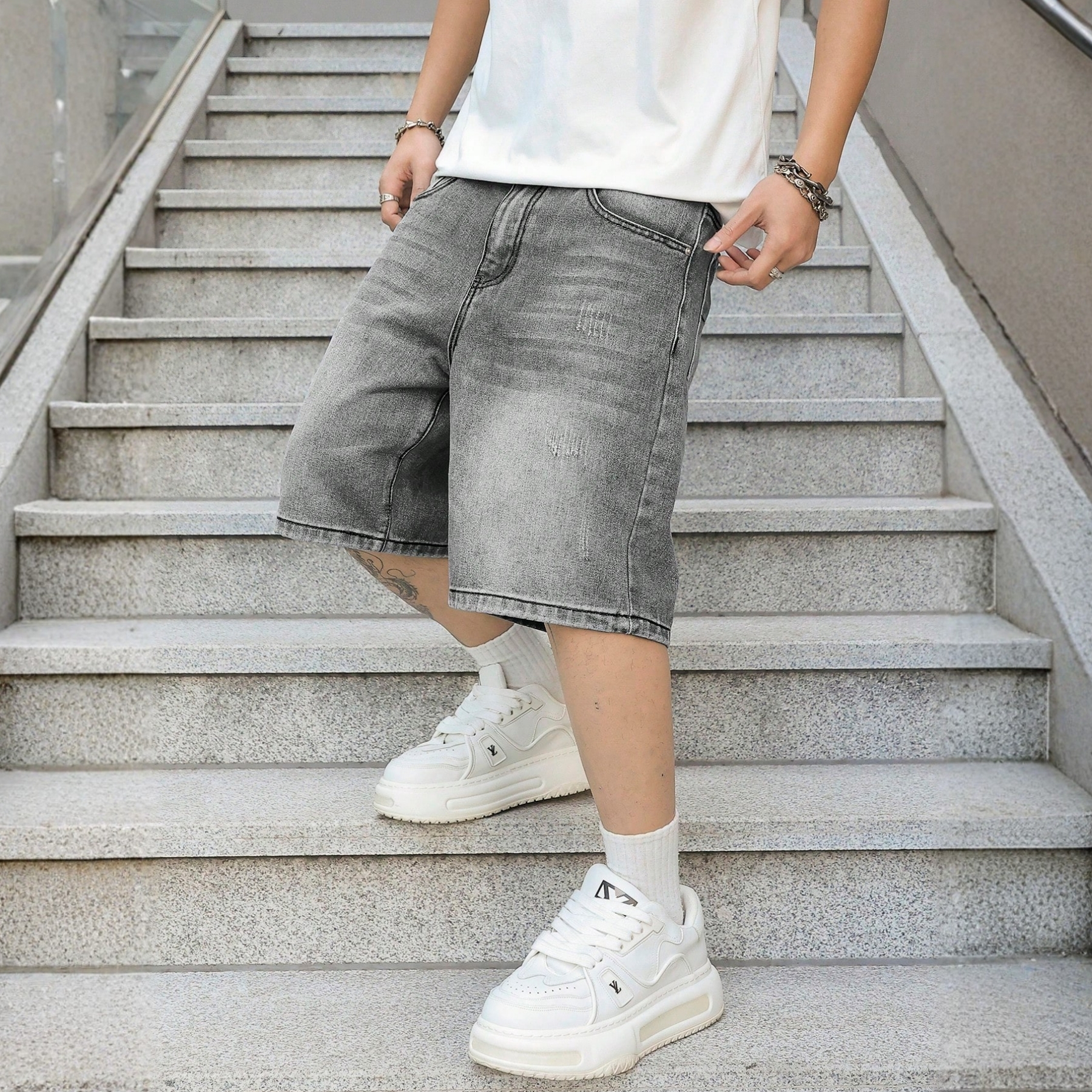 Manfinity Loose Fit Embroidered Denim Shorts Casual Summer Style