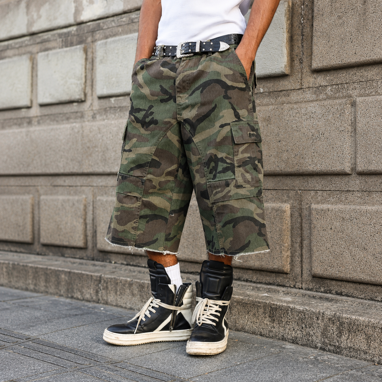 Camouflage Cargo Pocket Frayed Denim Shorts Jorts for Men