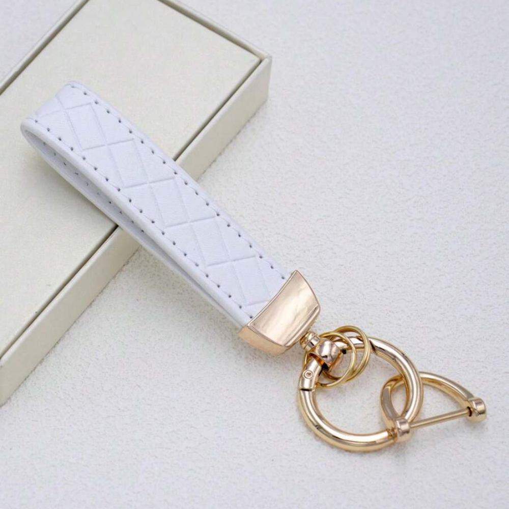 Minimalist Unisex Car Keychain With Sleek Design