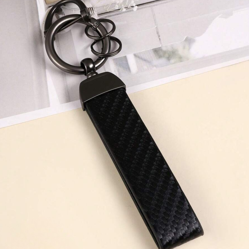 Minimalist Unisex Car Keychain With Sleek Design