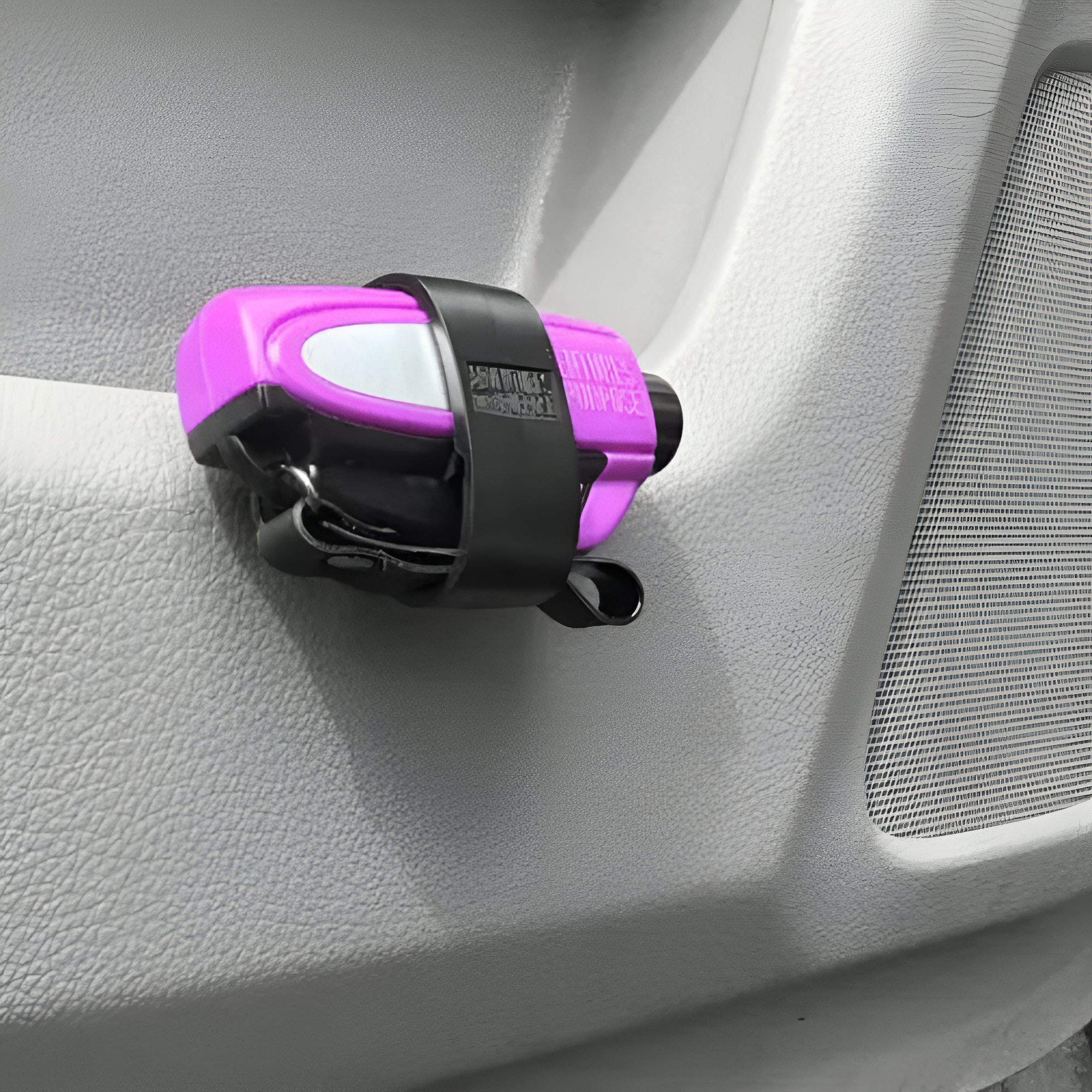 2-in-1 Emergency Window Breaker & Seatbelt Cutter