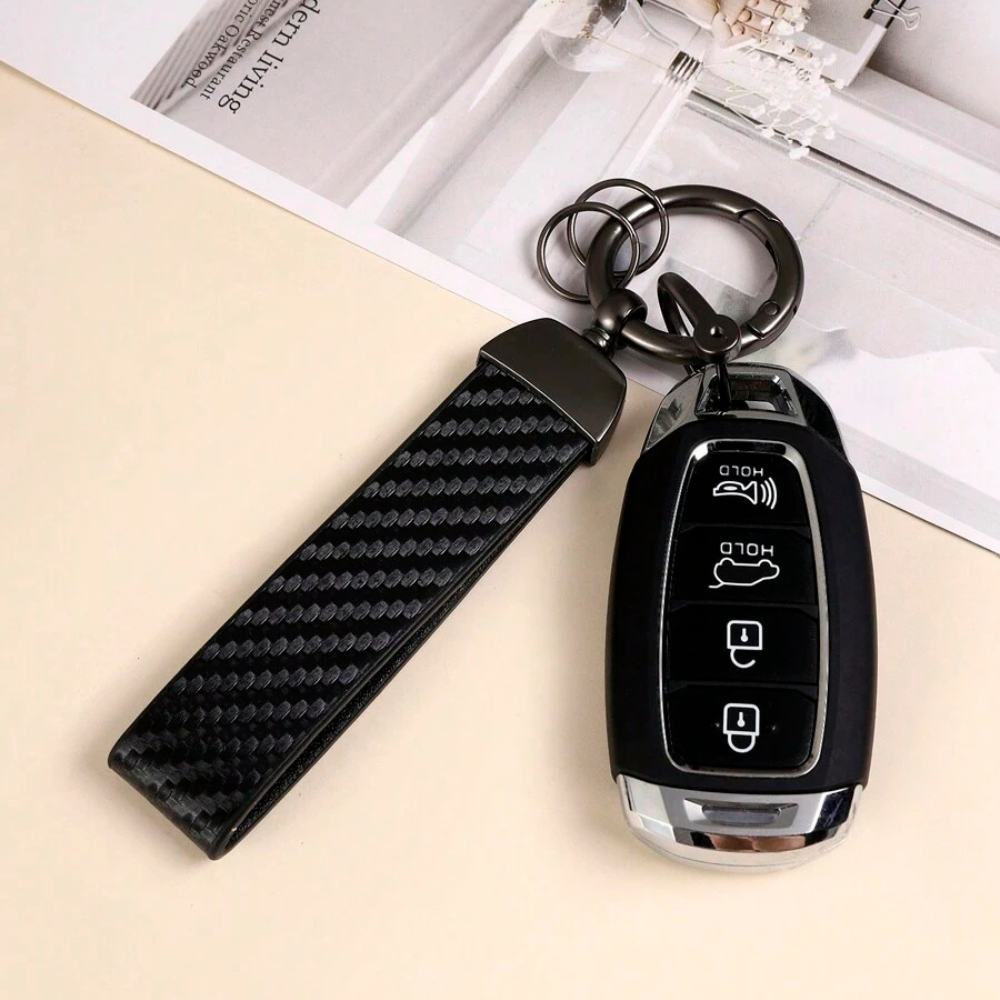 Minimalist Unisex Car Keychain With Sleek Design