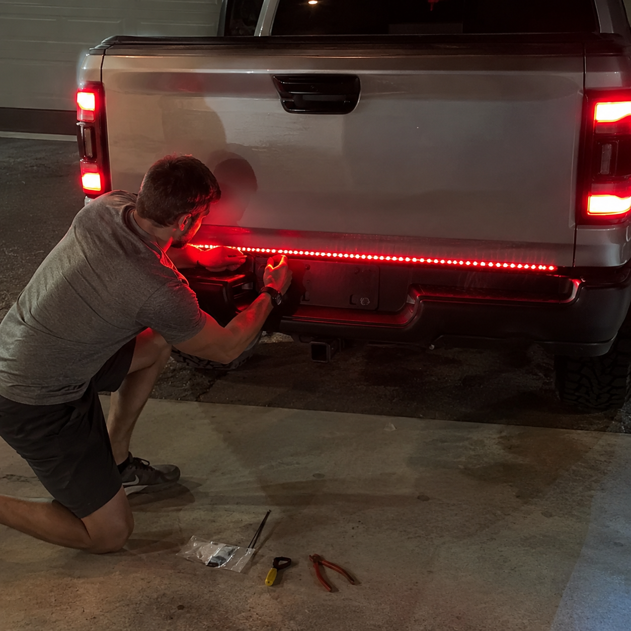 60 Inch Triple Row Tailgate Light Bar For Pickup Truck And SUV