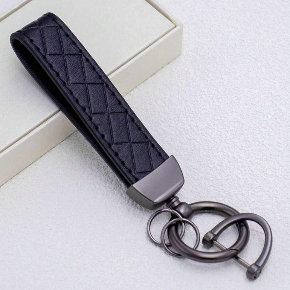 Minimalist Unisex Car Keychain With Sleek Design