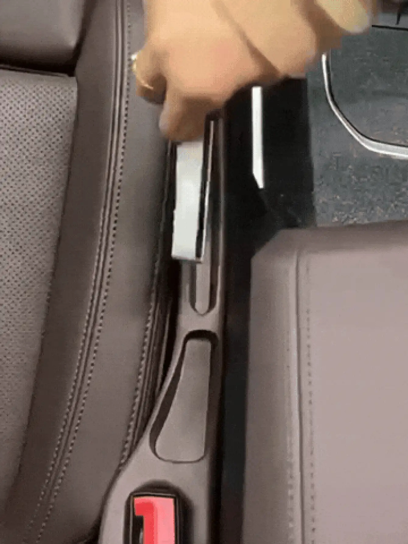 4/2pcs Car Seat Gap Filler Leak Proof And Anti-Drop For Storage Phone Key Small Items Multifunctional Seam Organizer Center Console Side Armrest Box Car Seat Gap Storage Men And Women Car Essential Accessories Car Interior Decorations - Multicolor - View 3